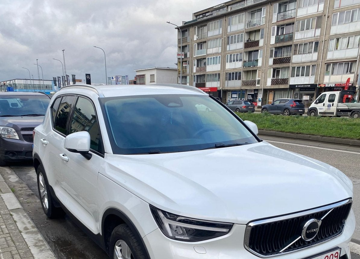 Volvo XC40 B3 2.0 MildHybrit Core, modèle 2024, Cuir, Achat, Euro 6, Noir