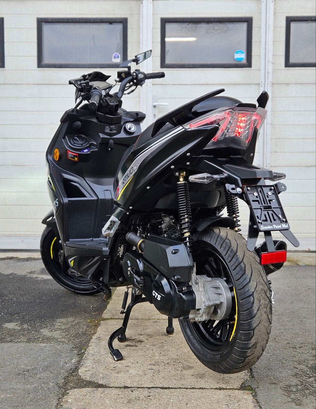 GTS Sportivo 50cc classe A 4 temps 2025 7 770 km + Akrapovic, Vélos & Vélomoteurs, Enlèvement ou Envoi, Comme neuf, Essence, 50 cm³