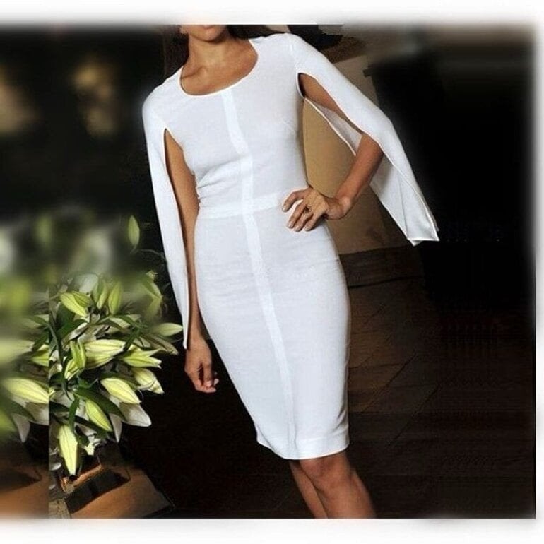 Witte aanpassende jurk met speciale mouwen in stevige stof, Vêtements | Femmes, Robes, Enlèvement, Comme neuf