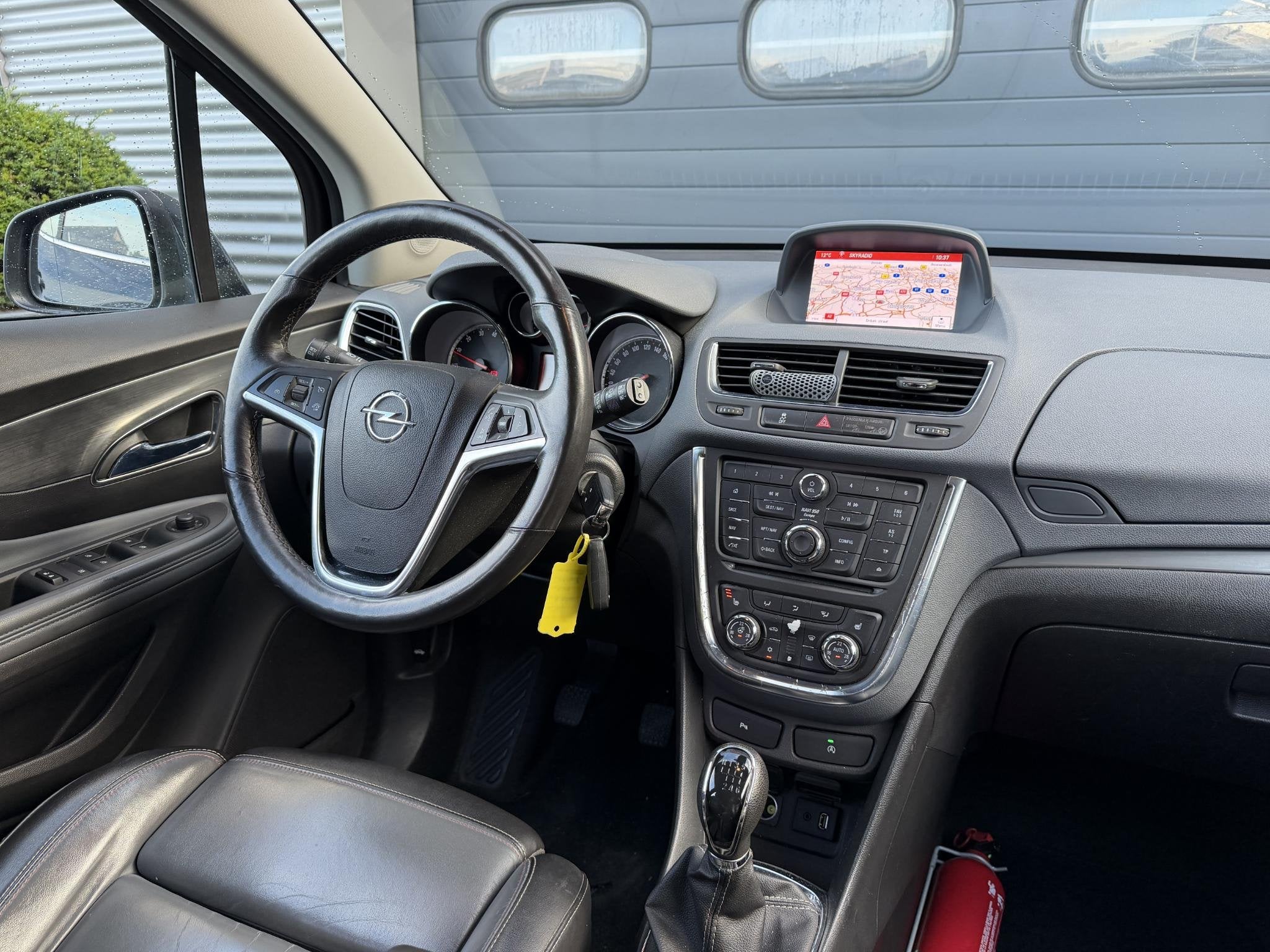Opel Mokka 1.4 T Cosmo | Navigatie | Lederen Bekleding | Tre, Auto's, Voorwielaandrijving, Stof, 4 cilinders, Verwarmde buitenspiegels