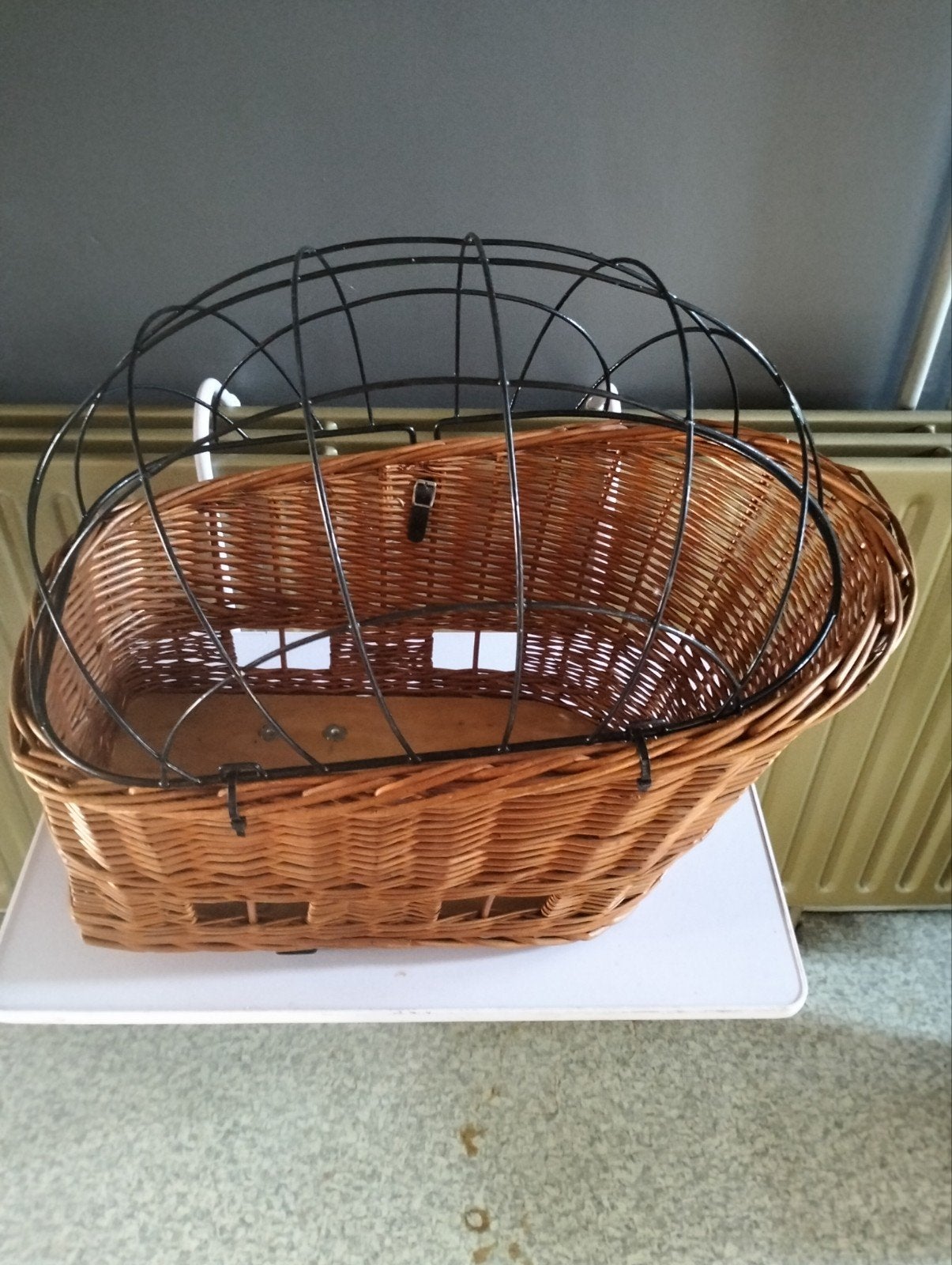 nieuw honden mand of fiets mand, Enlèvement