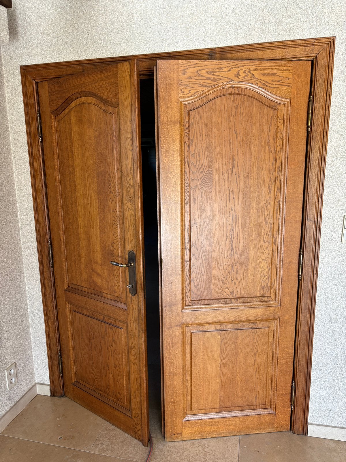 Portes intérieures en bois massif avec cadres et ferrures, Bricolage & Construction, Enlèvement, Comme neuf, Bois, Porte intérieure