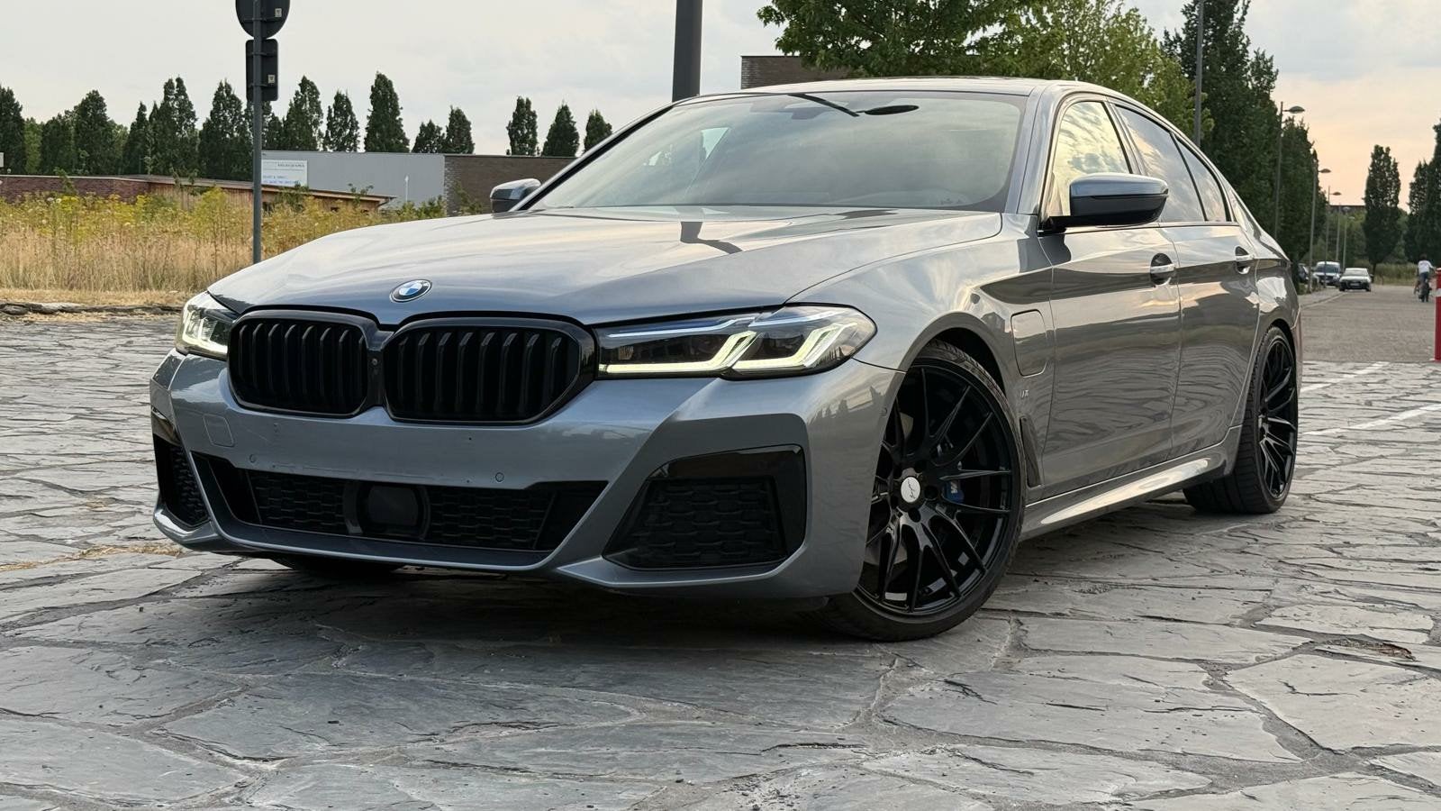 BMW 530 M-Hybride Mega vol! B&W/Hud/Sunroof/softclose/Laser, Auto's, BMW, Automaat, Testrit aan huis, 4 cilinders, Parkeersensor