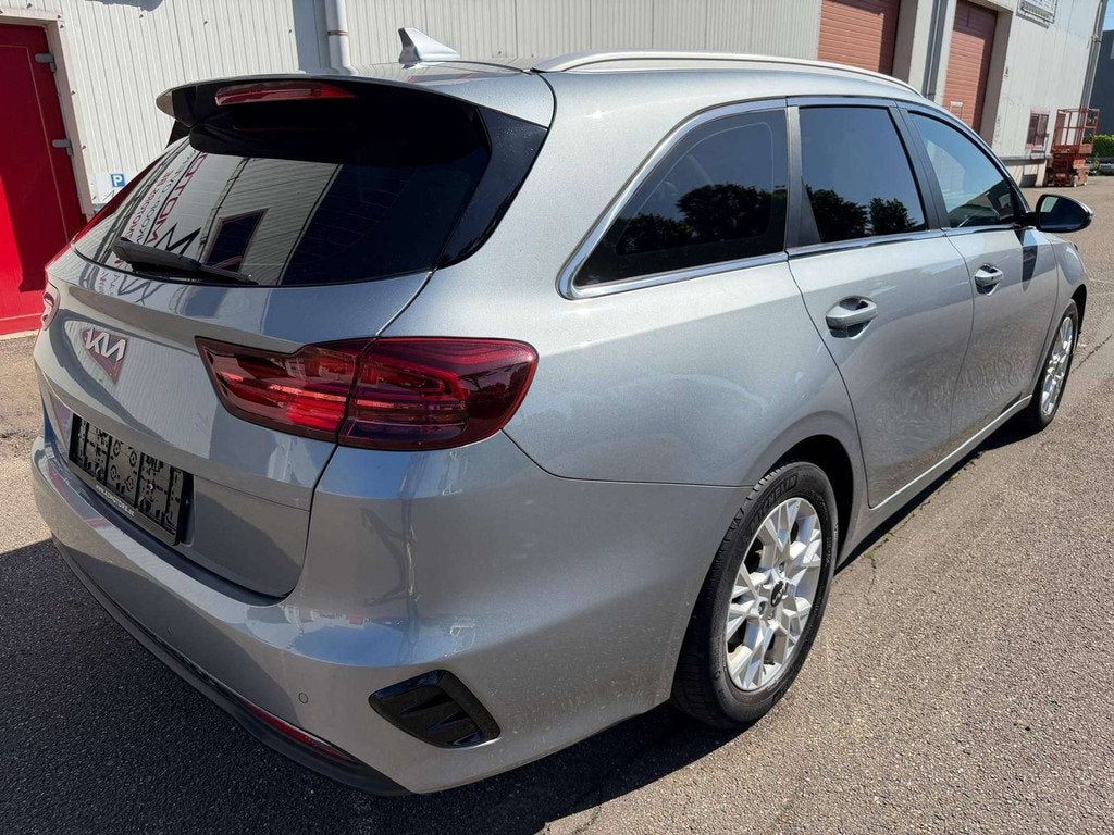 Kia Ceed SW / cee'd SW 1.5 T-GDi Automaat Keyless/Camera/Car, Auto's, Automaat, https://public.car-pass.be/vhr/6dca1697-cf65-4b9d-a3df-c763d02ea574