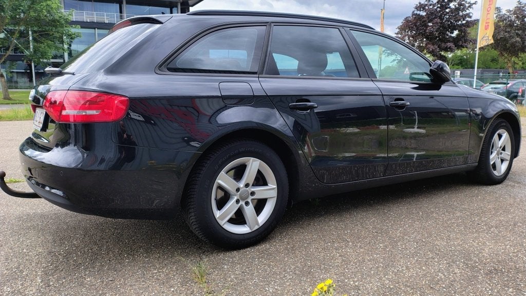 Audi A4 Avant Airco, Auto's, Voorwielaandrijving, Euro 5, Stof, Zwart