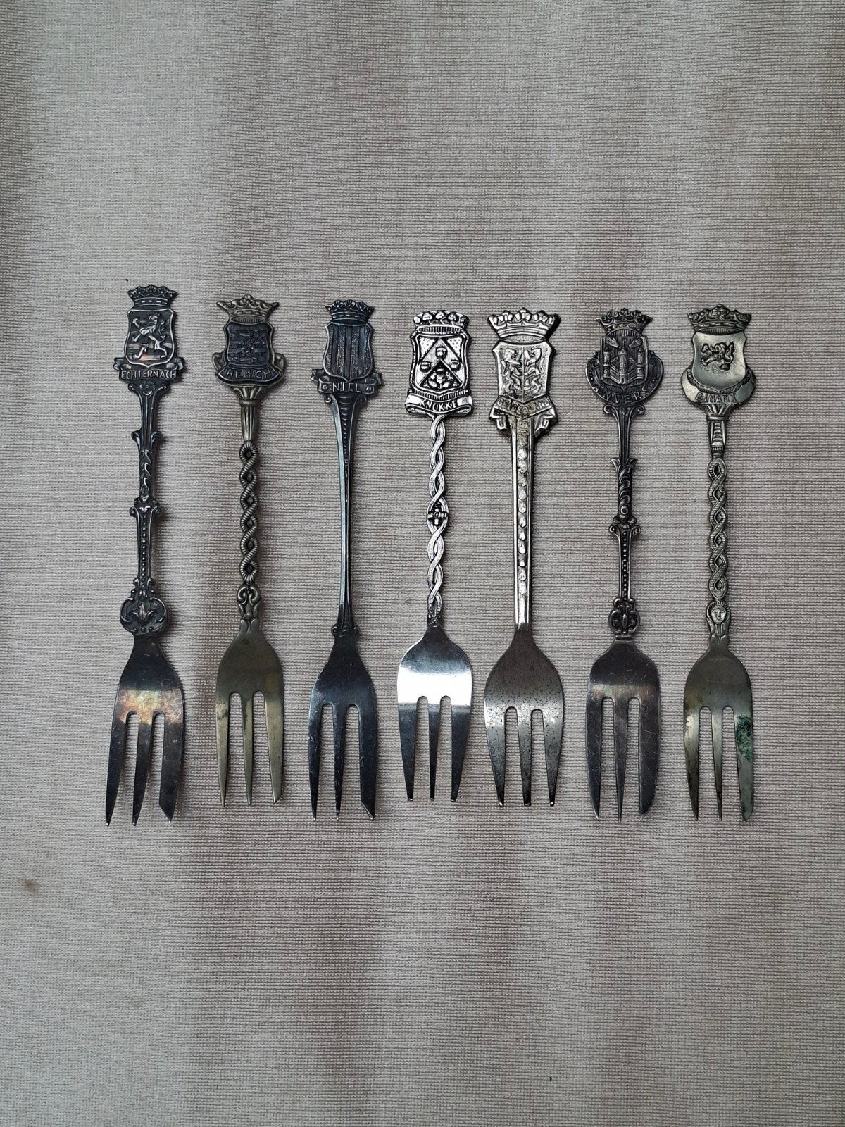 Ensemble de fourchettes à souvenirs avec armoiries, Enlèvement ou Envoi