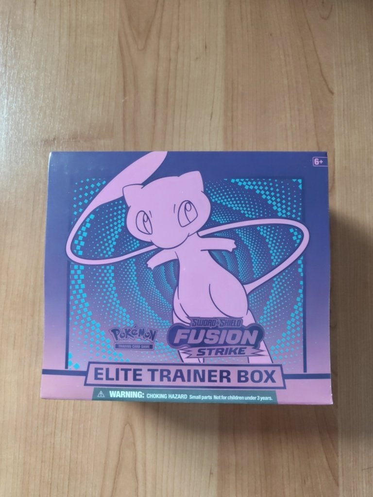 Pokémon Fusion Strike Elite Trainer Box - Engels, sealed, Ophalen of Verzenden, Nieuw, Overige typen