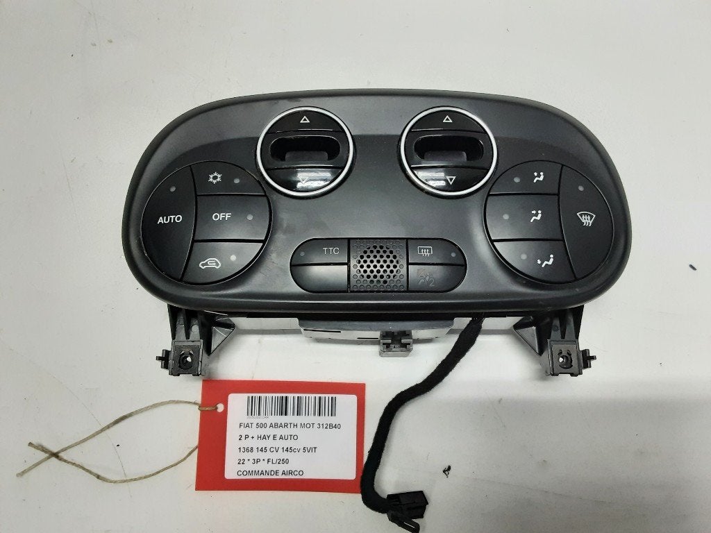 BEDIENINGSPANEEL AIRCO Abarth 500 / 595 / 695 (735629323), Auto-onderdelen, Dashboard en Schakelaars, Taurusavenue 1
2132 LS  Hoofddorp, NL