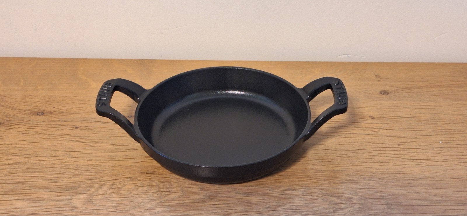 Staub ovenschaal 16cm nieuw en ongebruikt, Neuf, Compatible induction, Enlèvement ou Envoi, Cocotte