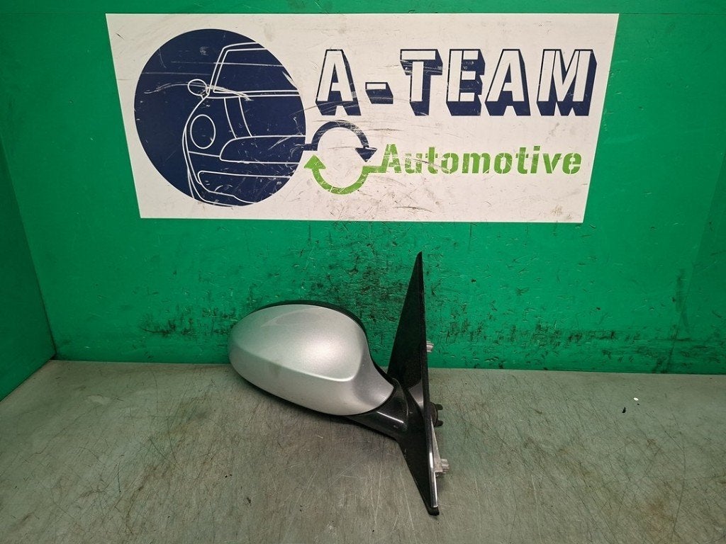RETROVISEUR EXTERIEUR DROIT BMW 1 serie (E87 / 87N), Utilisé, BMW, Petuelring 130
80809  München, DE, Bayerische Motoren Werke AG