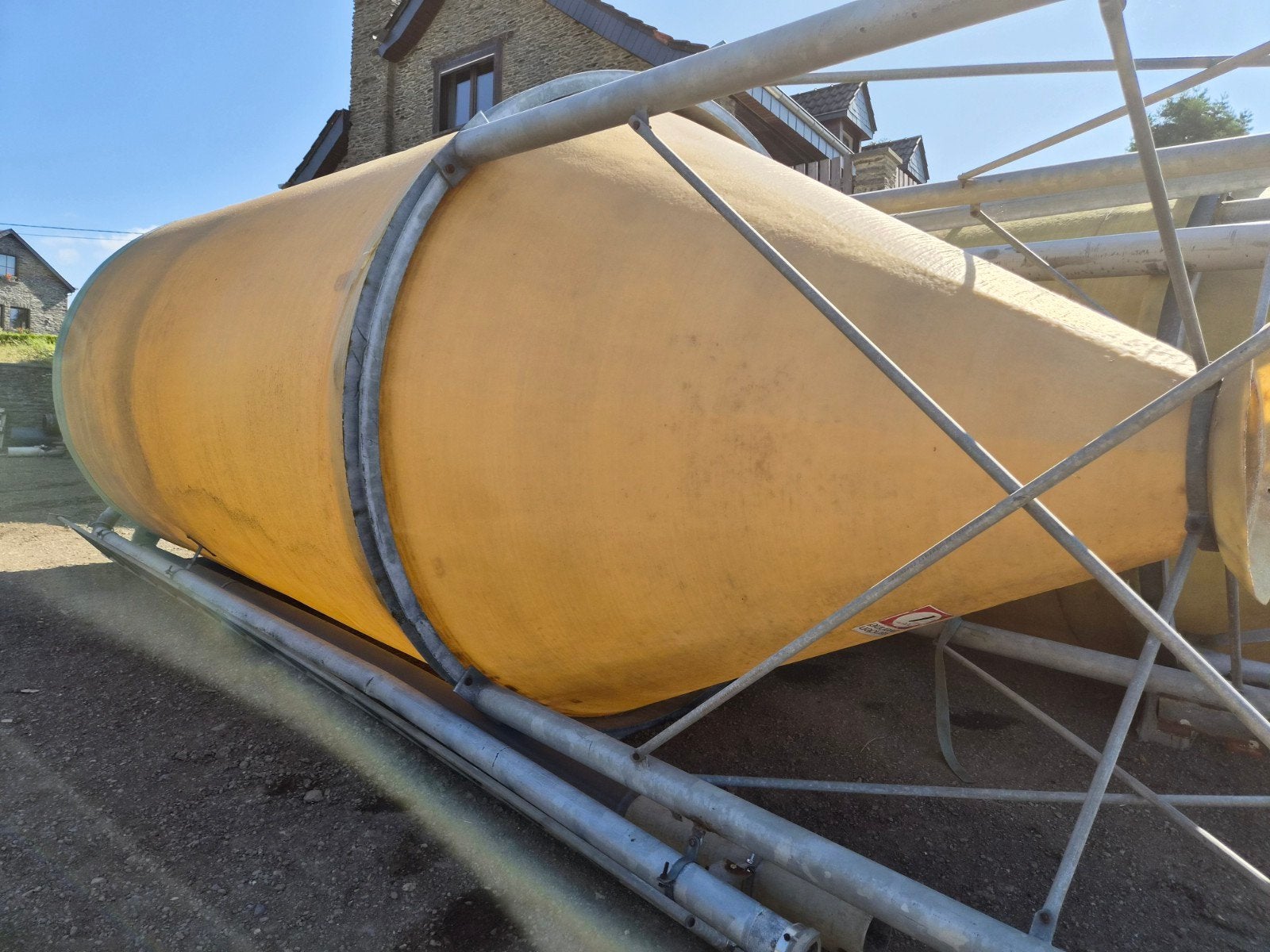 SILO POLYESTER: 15 TONNES., Ophalen of Verzenden