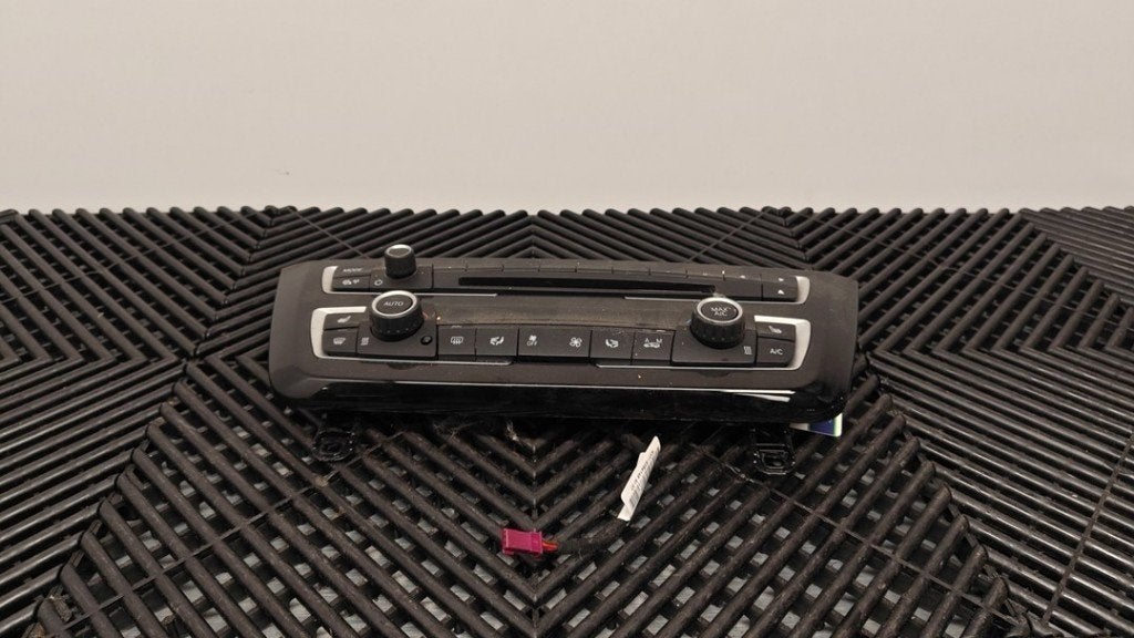 PANNEAU DE COMMANDE CHAUFFAGE CLIMATISATION (|6131683288002|, Autos : Pièces & Accessoires, Utilisé, BMW, Petuelring 130
80809  München, DE
