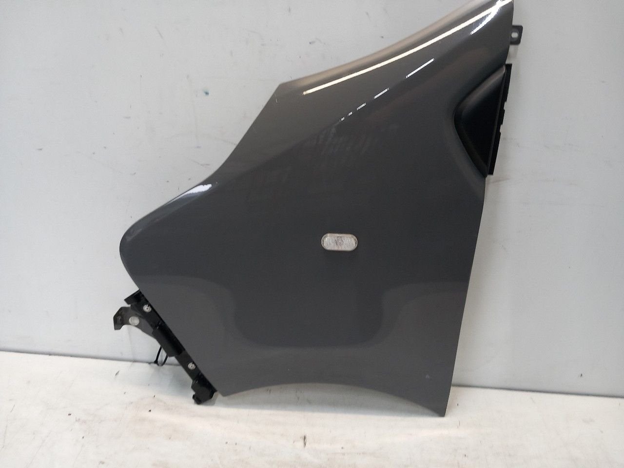 Spatbord links voor Opel Vivaro, Onderdelen@venauto.nl, Van der Ven Autorecycling B.V., Gebruikt, Ettenseweg 76, 4706 PB Roosendaal, The Netherlands