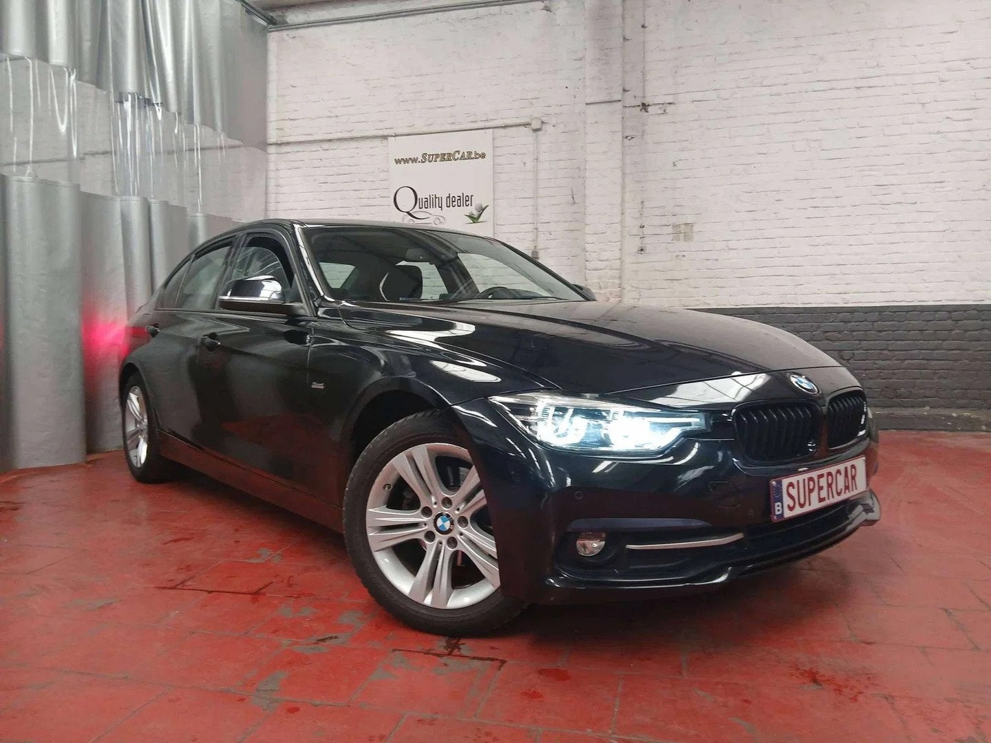 BMW 3 Serie 318 318i Pack M * CAPT AV/AR * BLTH * GPS * 270, Autos, 100 kW, Achat, Boîte manuelle, Capteur de stationnement
