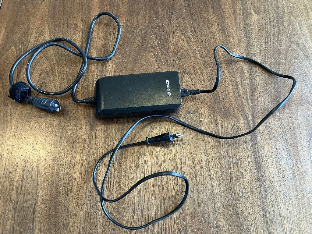 Chargeur compact Bosch pour vélo électrique (2A), Vélos & Vélomoteurs, Enlèvement ou Envoi, Utilisé