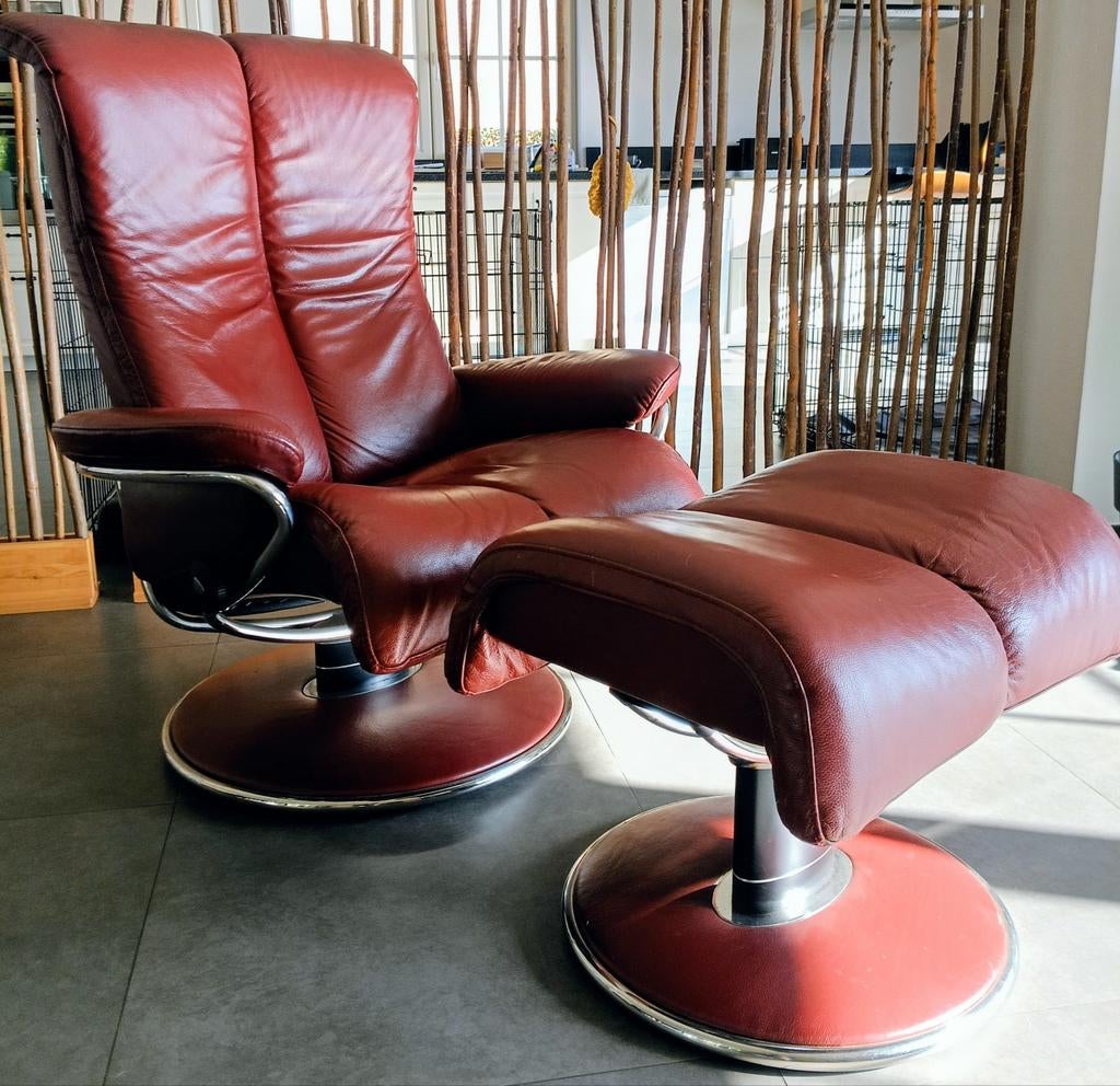 BORDEAUX FAUTEUIL MET VOETBANK  100€, Ophalen, Zo goed als nieuw, Leer, Modern