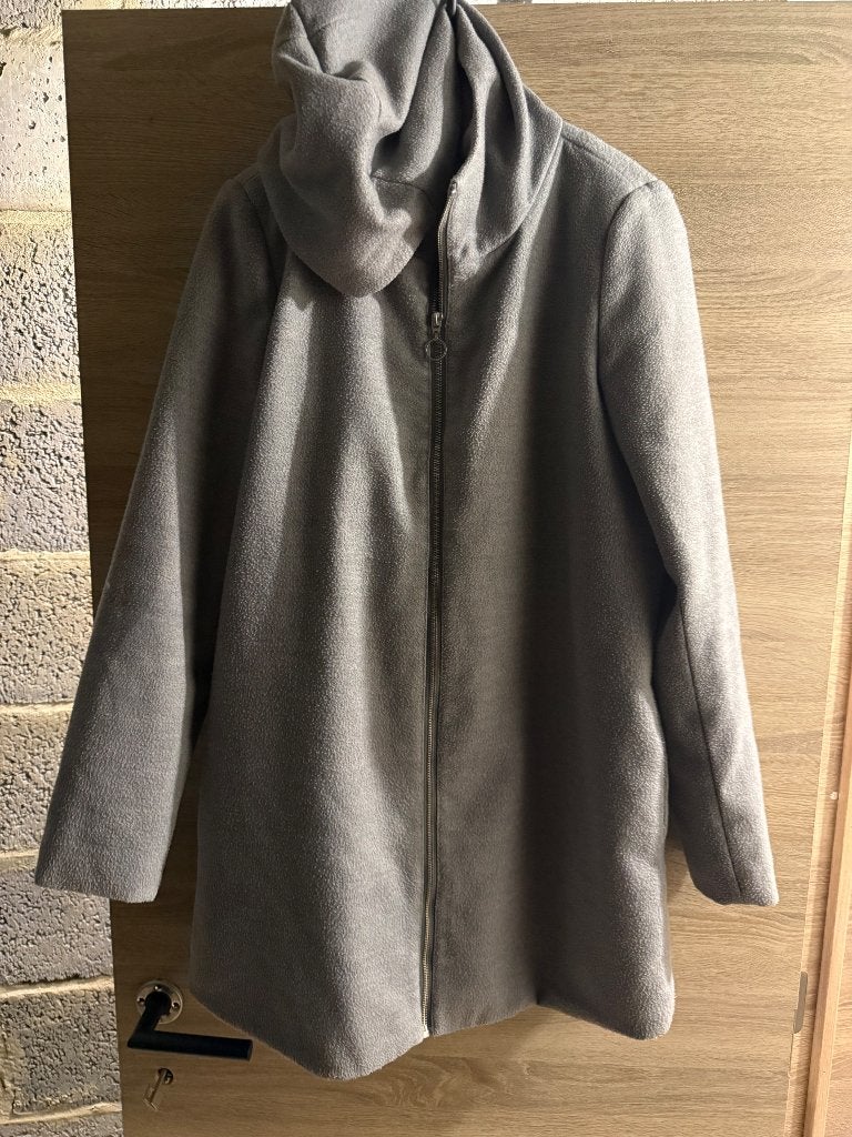 Manteau Vila à capuche gris, Kleding | Dames, Jassen | Winter, Vila, Ophalen of Verzenden, Zo goed als nieuw, Maat 36 (S)