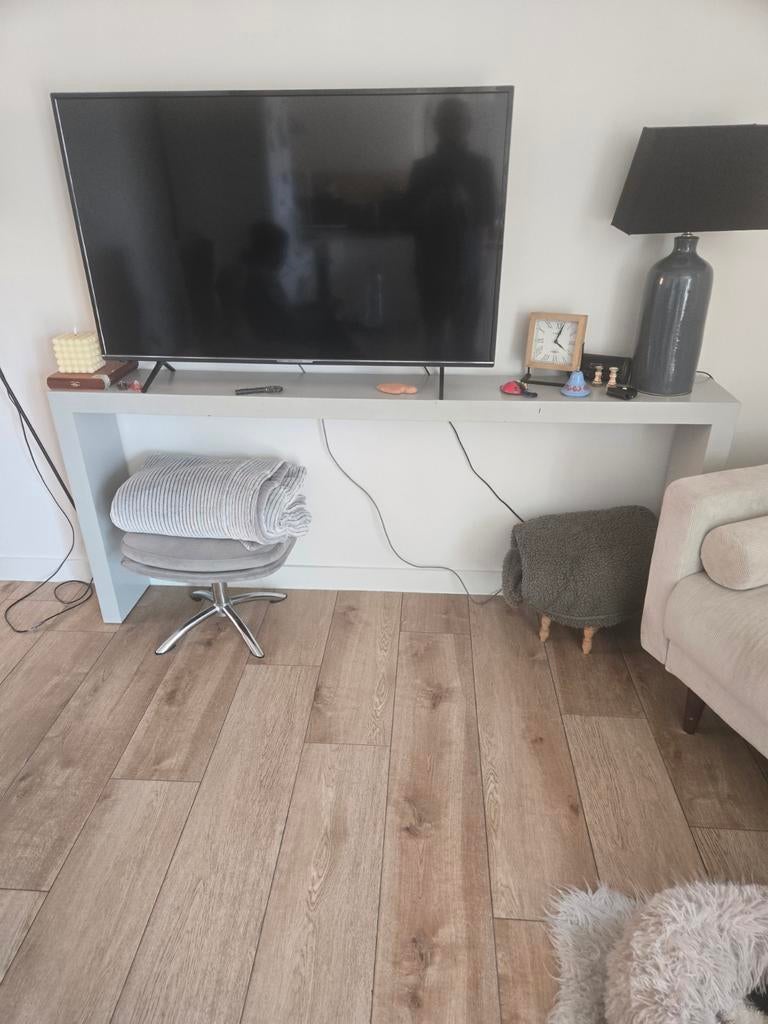 Tv meubel om te herschilderen in kleur van uw muur, Ophalen