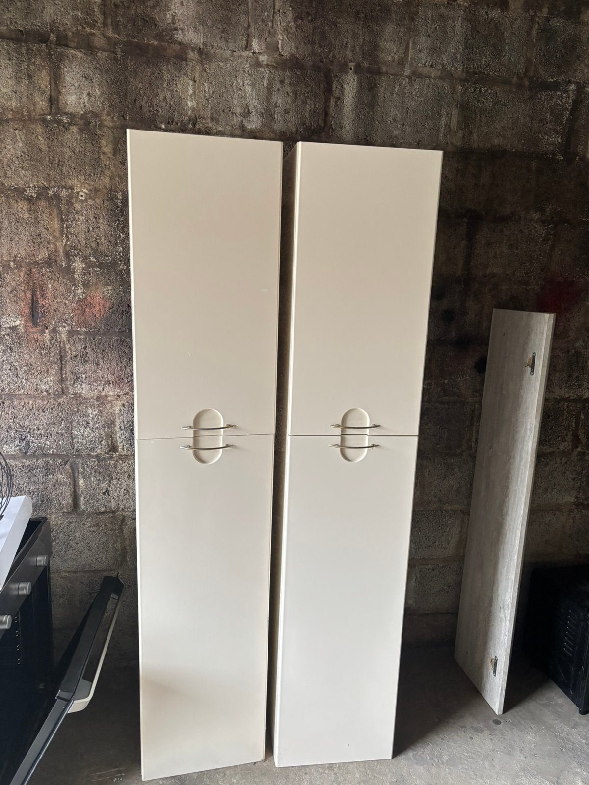 Titre : Meuble de salle de bains avec armoire et casiers, Enlèvement, Comme neuf