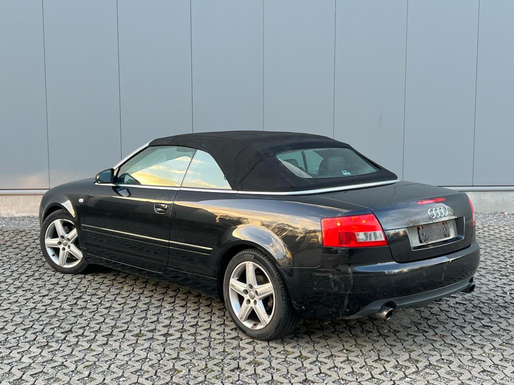 Audi A4 Cabrio 2.4 V6 Automaat – 168DKM – Projectauto, Auto's, Automaat, Zwart, Cabriolet, A4