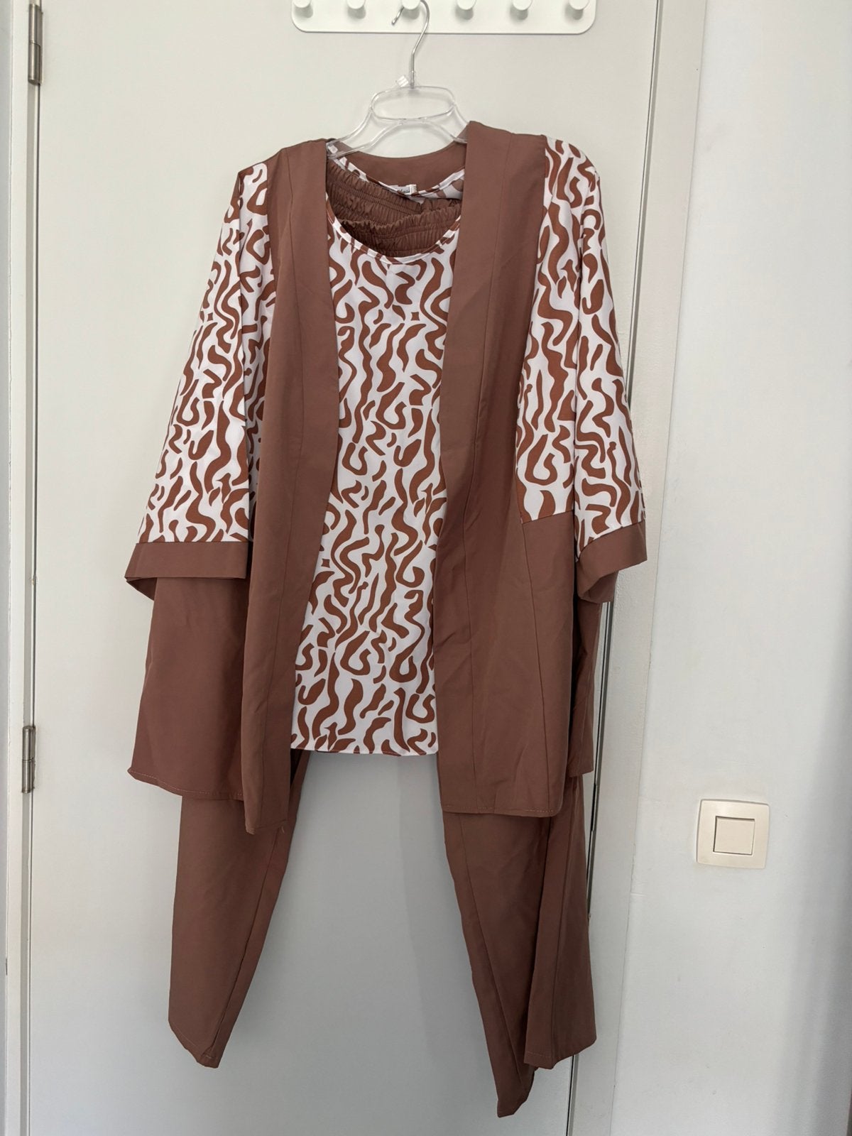 Costume 3 pièces, neuf, xxl, rayonne, Vêtements | Femmes, Homewear, Enlèvement ou Envoi, Comme neuf