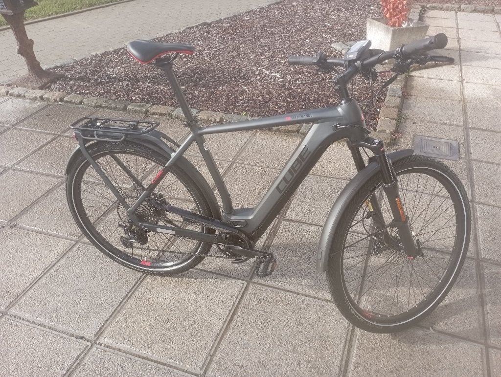 Cube Kathmandu hybride 45 -625 /speed pedelec, Vélos & Vélomoteurs, 50 km par batterie ou plus, Comme neuf, Cube, Enlèvement