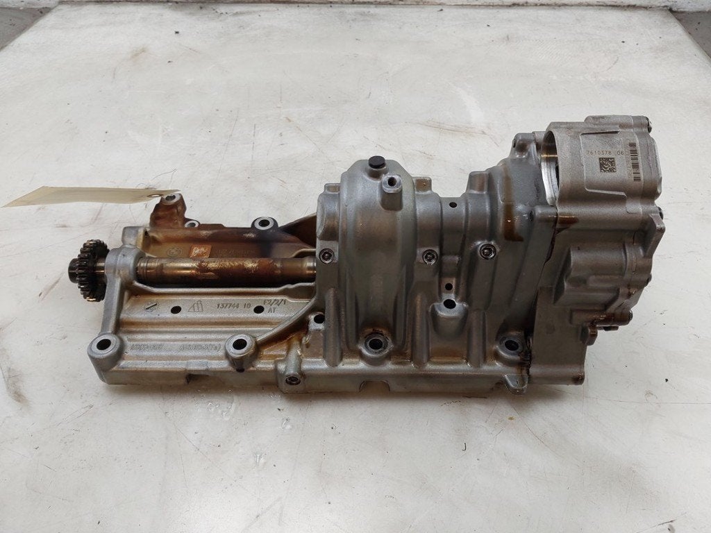 OLIEPOMP BMW 3 serie Touring (F31) (|11417610378|7610378|), Gebruikt, BMW, Petuelring 130
80809  München, DE, Bayerische Motoren Werke AG