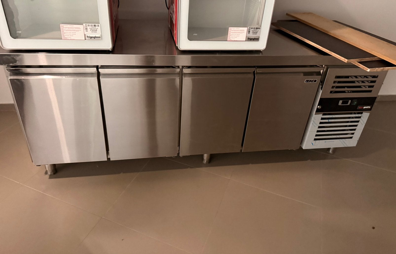 2 établis réfrigérés Horeca à vendre — Bon état, Enlèvement, Utilisé, Refroidissement et Congélation