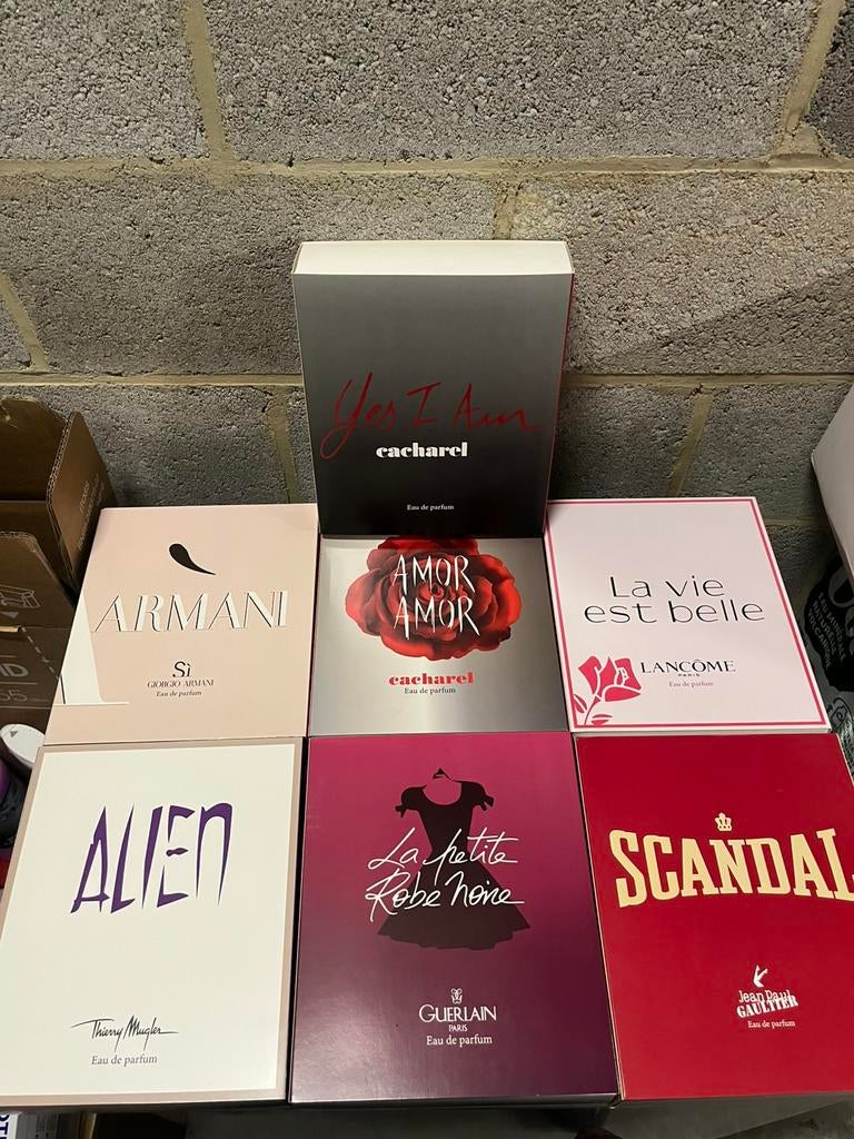Coffret brume + 2 parfums de poche en lot, Bijoux, Sacs & Beauté, Enlèvement ou Envoi, Comme neuf