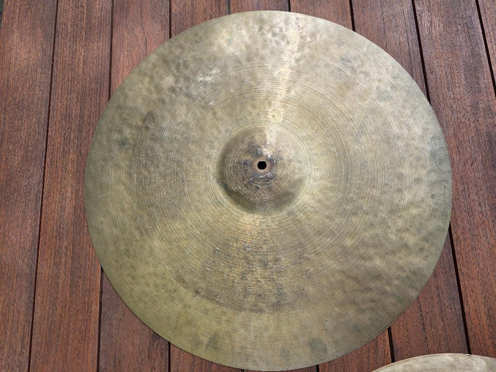 Rideau de 22 pouces pour le 30e anniversaire d'Istanbul Agop, Musique & Instruments, Enlèvement ou Envoi, Comme neuf, Autres marques