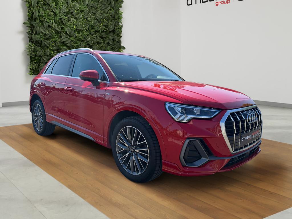 Audi Q3 Q3 35 TFSI Sport Edition S line S tronic, Auto's, Audi, Automaat, SUV of Terreinwagen, Navigatiesysteem, Rood
