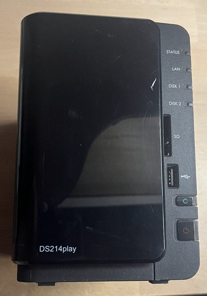 NAS Synology DS214Play + 2 x HDD 2T, Enlèvement, Reconditionné