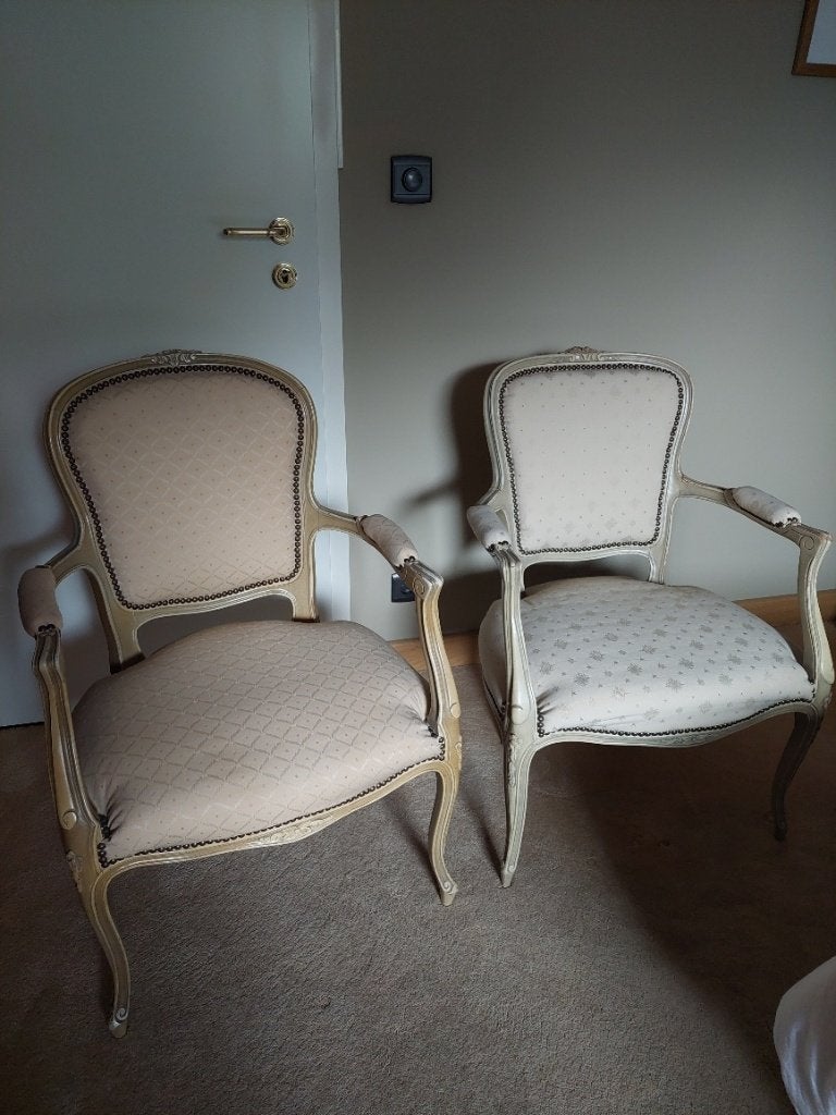 Antieke zeteltjes in Louis xv stijl met nieuwe stoffering, Ophalen