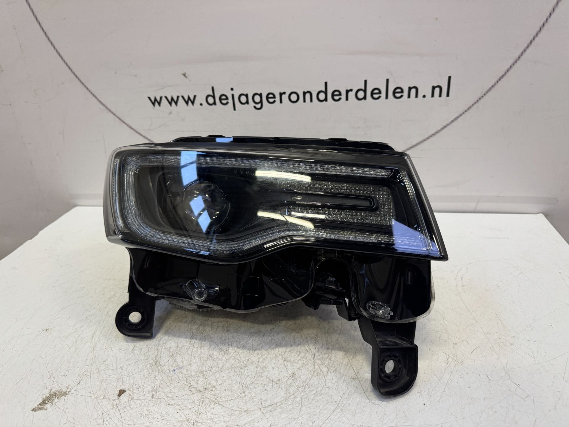 JEEP GRAND CHEROKEE BI XENON FACELIFT KOPLAMP SRT 68266650AG, Gebruikt, Stellantis N.V., Info@stellantis.com, Taurusavenue 1
2132 LS  Hoofddorp, NL
