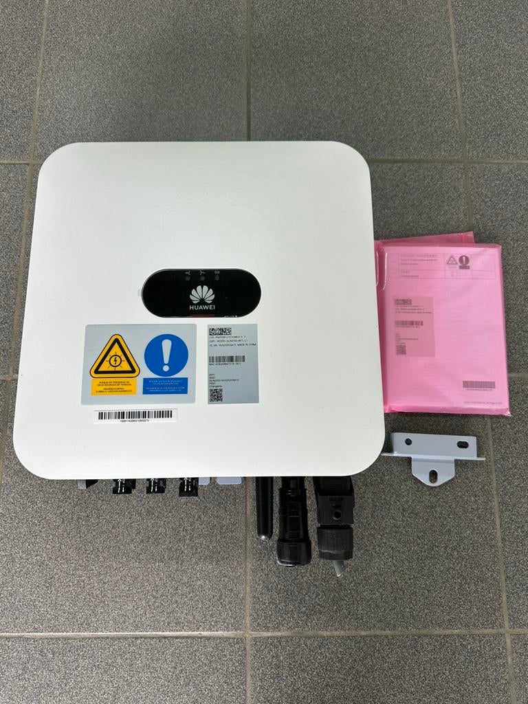 Omvormer zonnepanelen : Huawei SUN2000-4KTL-L1, Doe-het-zelf en Bouw, Ophalen, Zo goed als nieuw