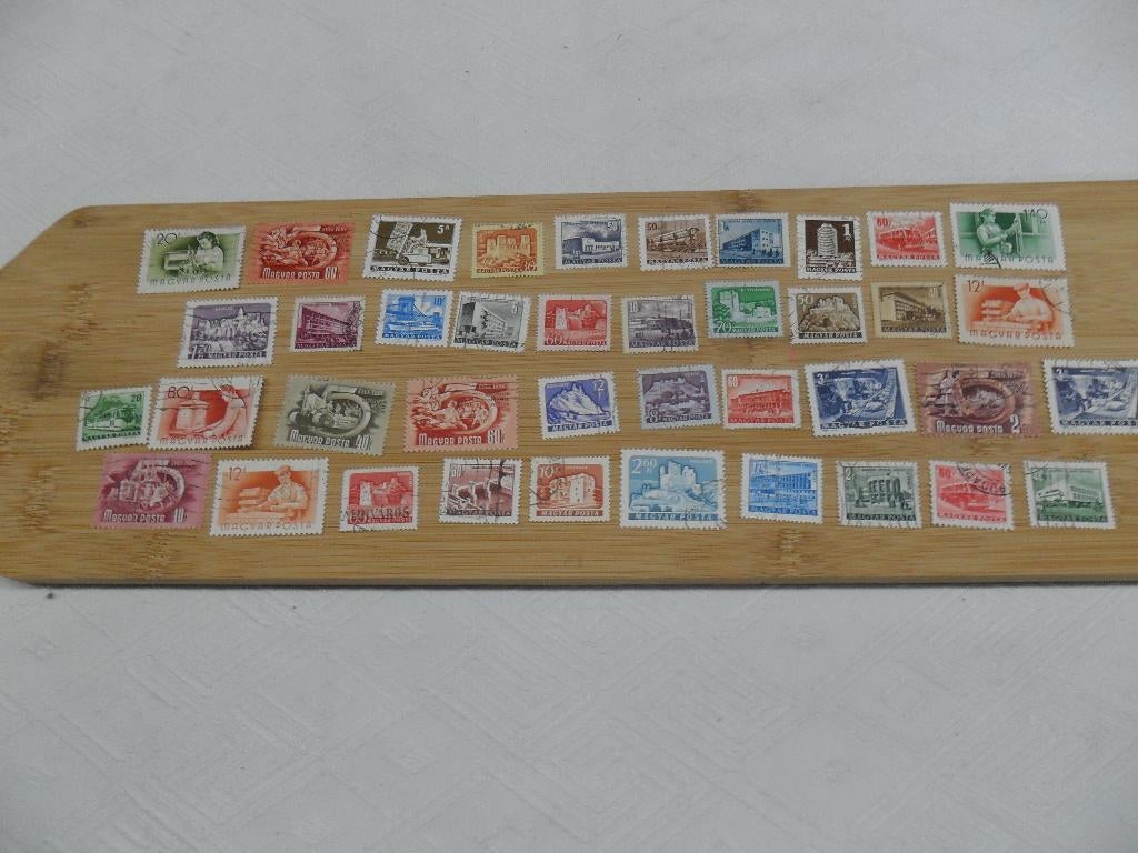 40 gebruikte postzegels Magyar Posta state (zie foto's), Postzegels en Munten, Ophalen of Verzenden, Gestempeld