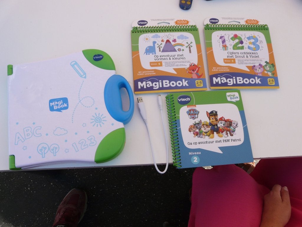 v tech magibook, Enlèvement ou Envoi, Comme neuf