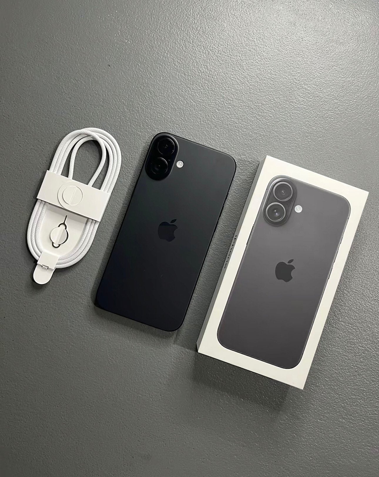 iPhone 16 Plus, Enlèvement, IPhone 16
