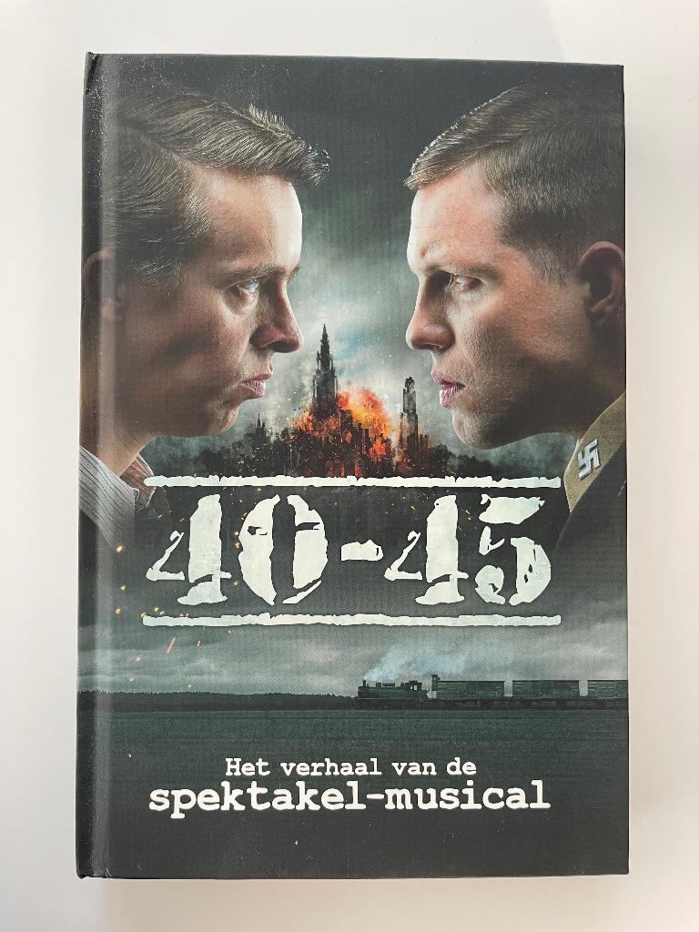 40-45 ‘het verhaal van de spektakel musical’, Nieuw, Algemeen, Ria Maes, Ophalen