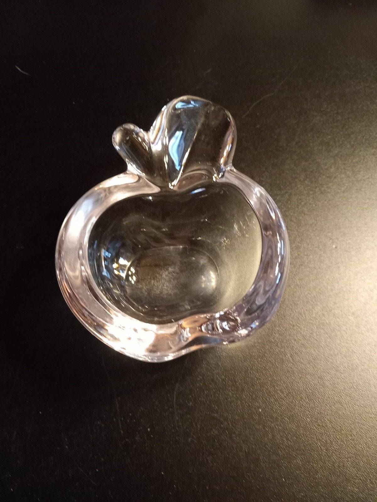 cendrier en forme de pomme, Enlèvement