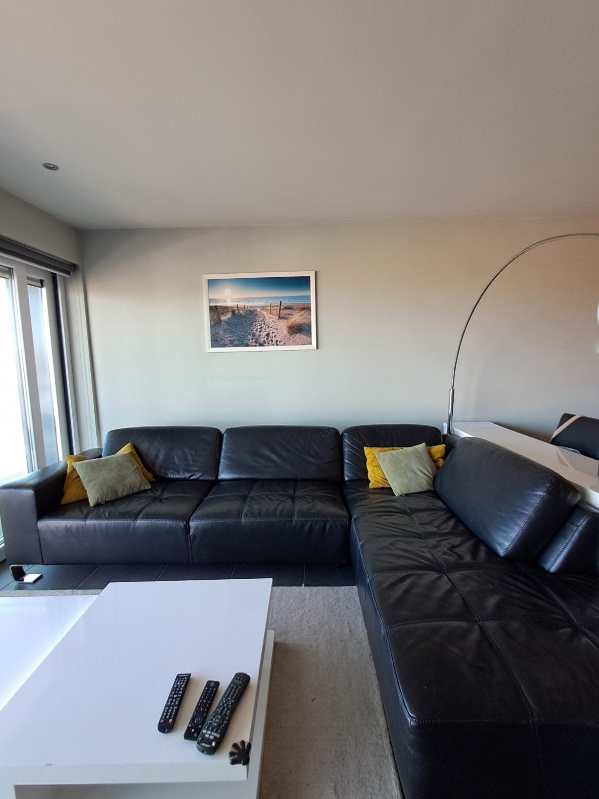 Zwarte hoeksalon in kunstleer, Ophalen, Kunststof, Gebruikt, 125 cm of meer