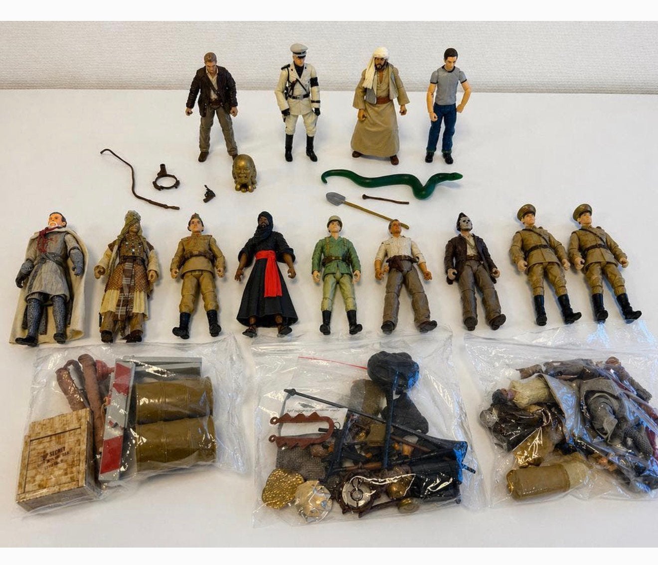 Grandes figurines fête Indiana Jones Hasbro 2008 accessoires, Enlèvement ou Envoi, Comme neuf