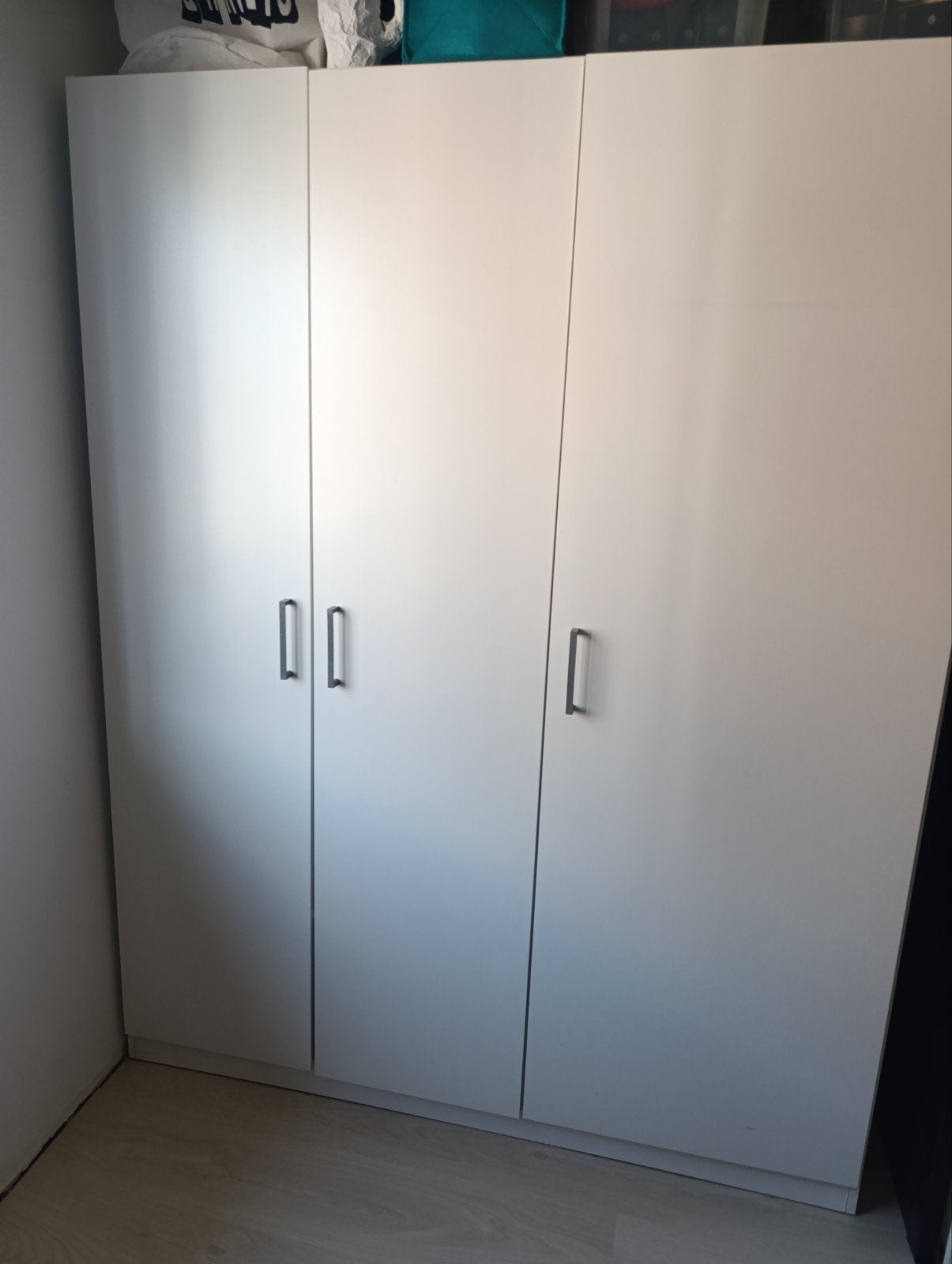 Ikea kleerkast, Ophalen