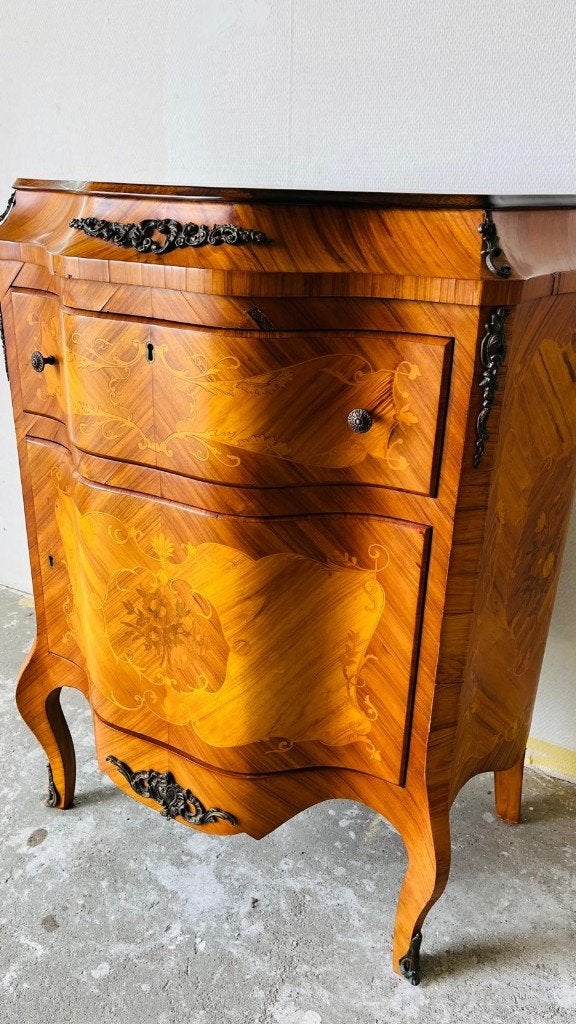 Commode de style Louis XV, Enlèvement