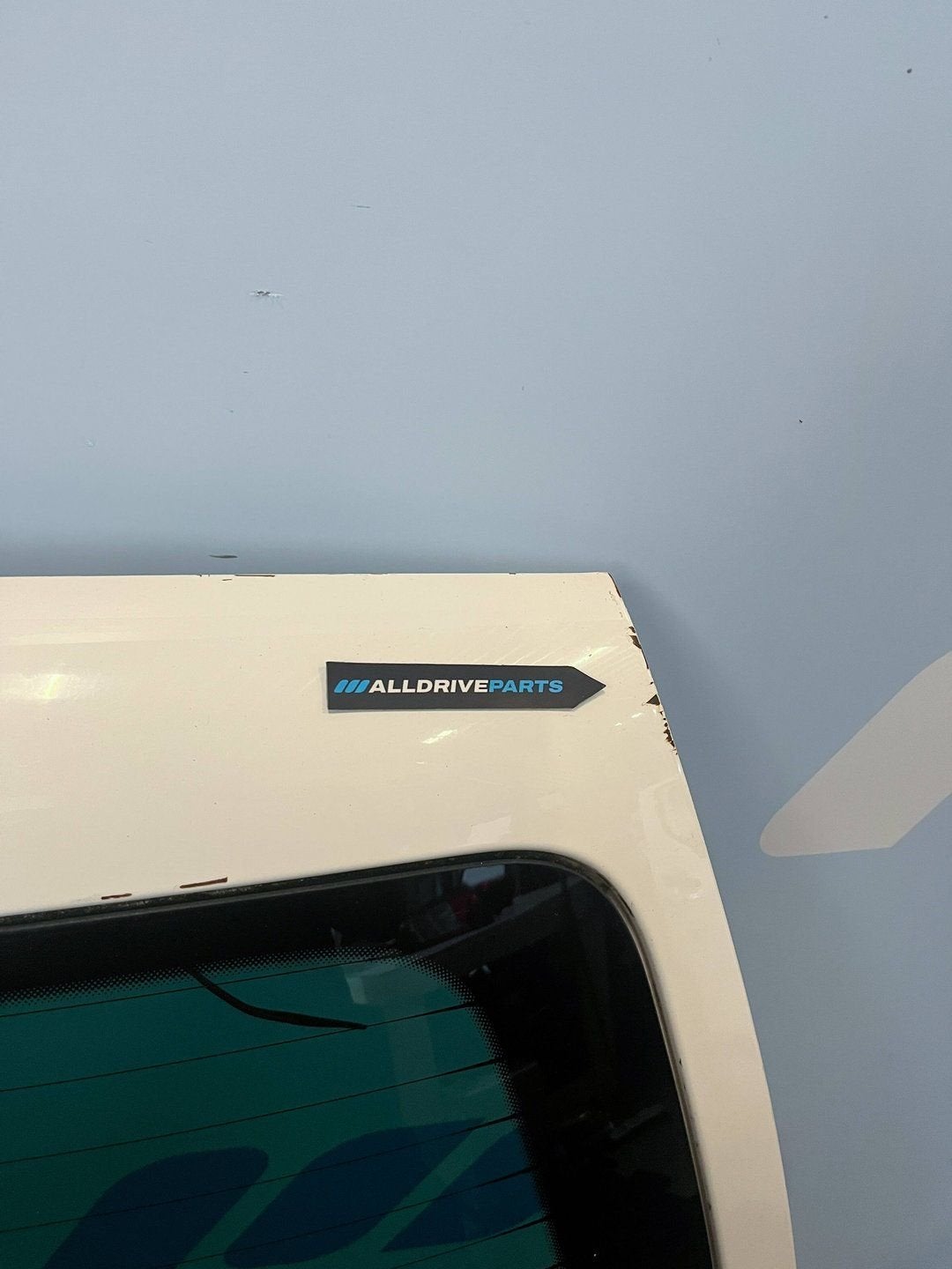 Hayon arrière Volkswagen Caddy Blanc avec vitre 2K0827025L, Arrière, -, Haillon arrière, Utilisé