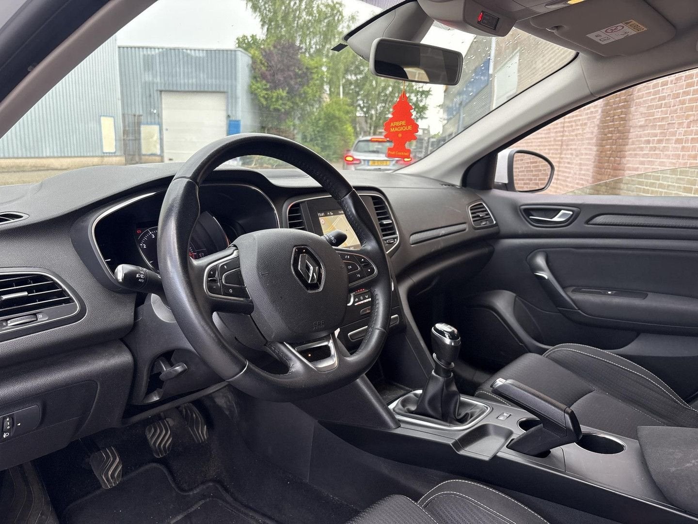 Renault Megane Estate 1.3 TCe Zen | € 4.900 NETTO! | Climate, Auto's, Renault, Wit, Bedrijf, Parkeersensor, 123 g/km