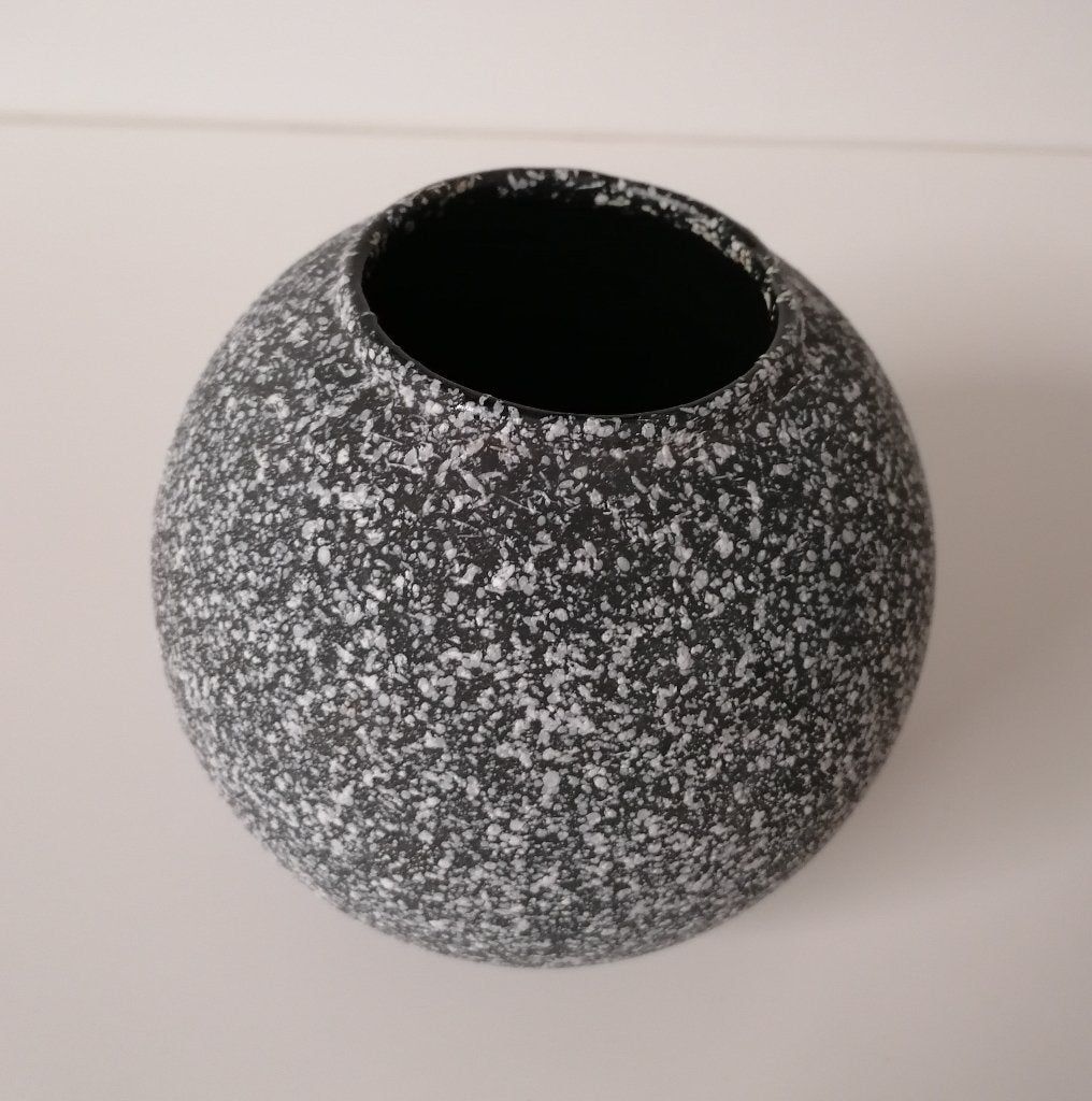 Zwart-wit bolle stenen bloempot/vaasje, Huis en Inrichting, Woonaccessoires | Vazen, Ophalen, Zo goed als nieuw, Wit