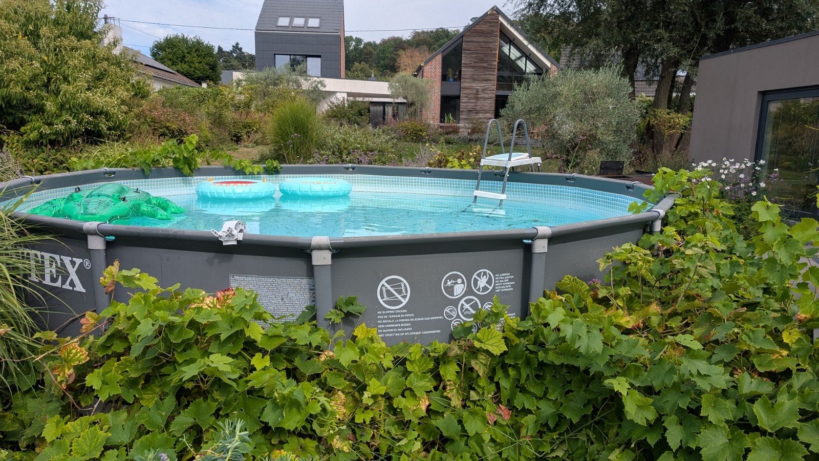 Intex 488 zwembad met nieuwe krachtige filterpomp van 16 m3/, Rond, 300 cm of meer, Zo goed als nieuw, Ophalen