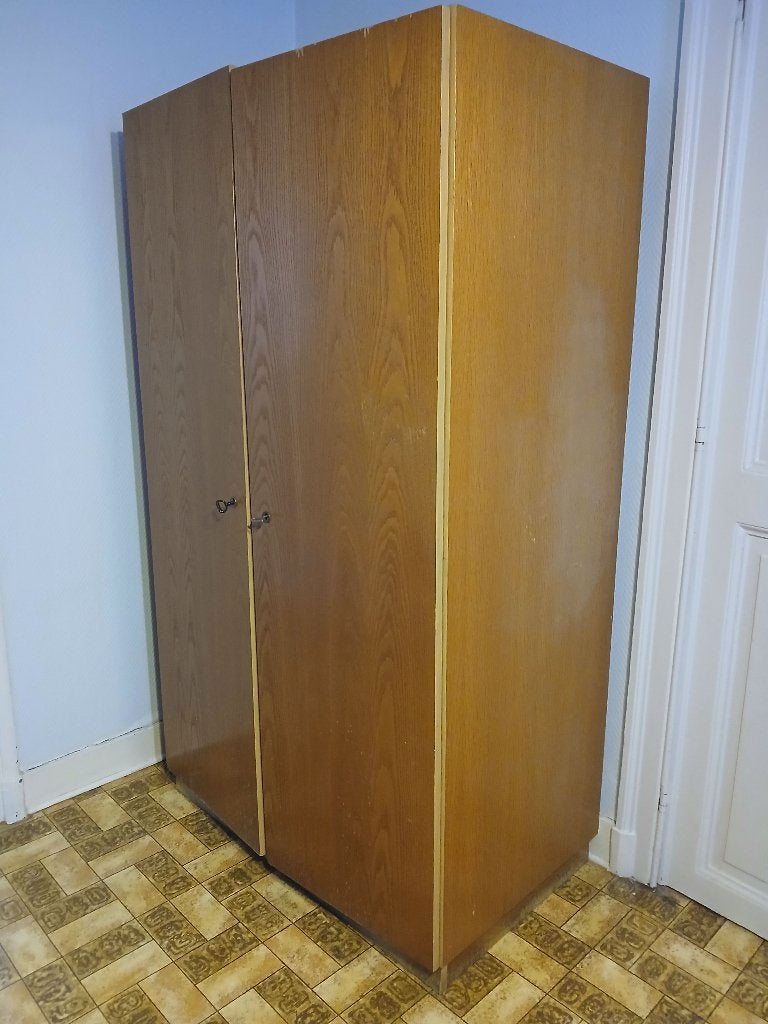 GRATUIT armoire 2 portes avec 1 côté penderie, Enlèvement, Utilisé