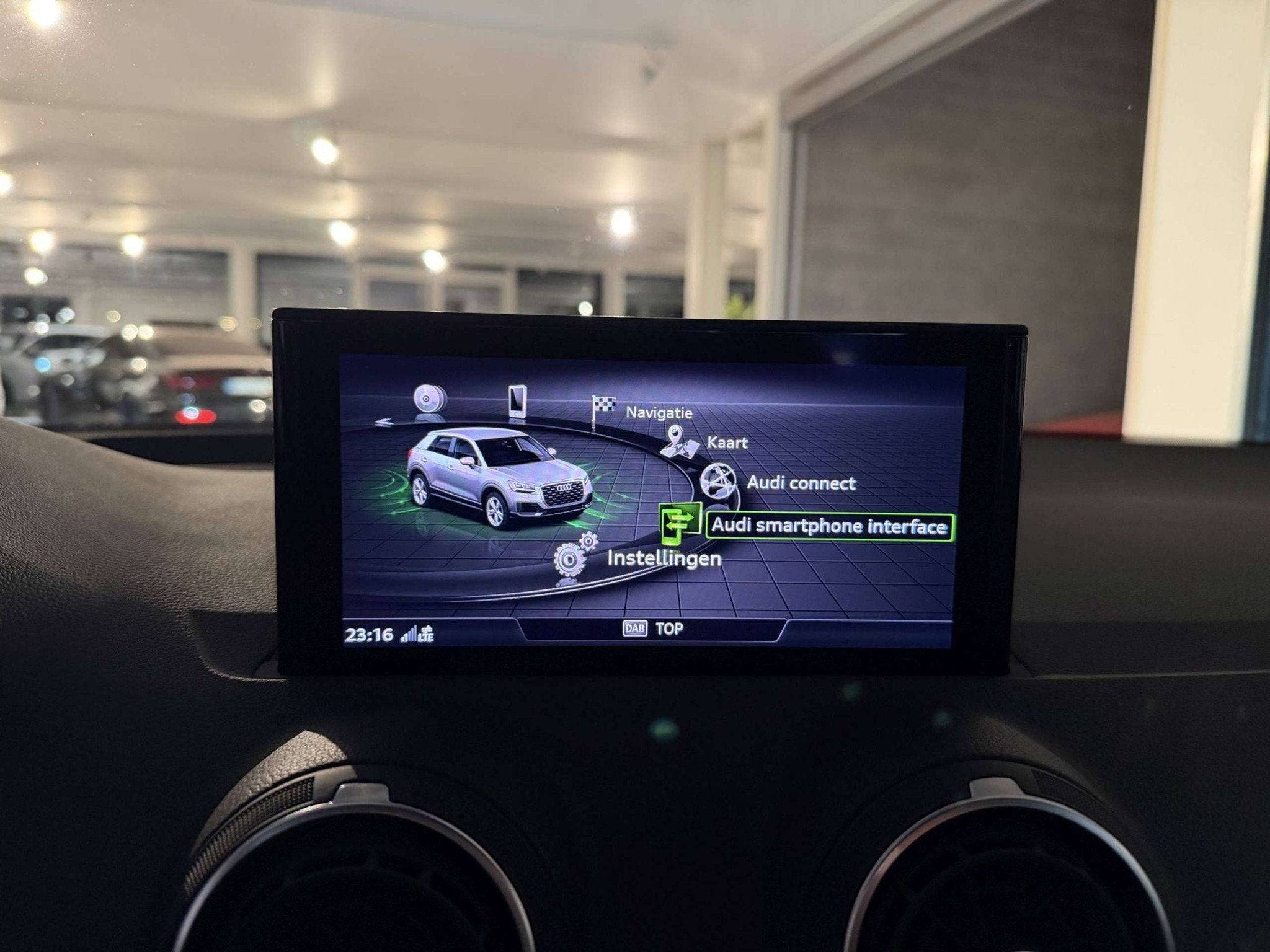 Audi Q2 35TFSI 150PK DSG * FULL LED * S-LINE * BLACK PACK+ *, Autos, Cuir, Argent ou Gris, https://public.car-pass.be/vhr/19f0731c-0b3b-4902-8e25-2ea41e657df2